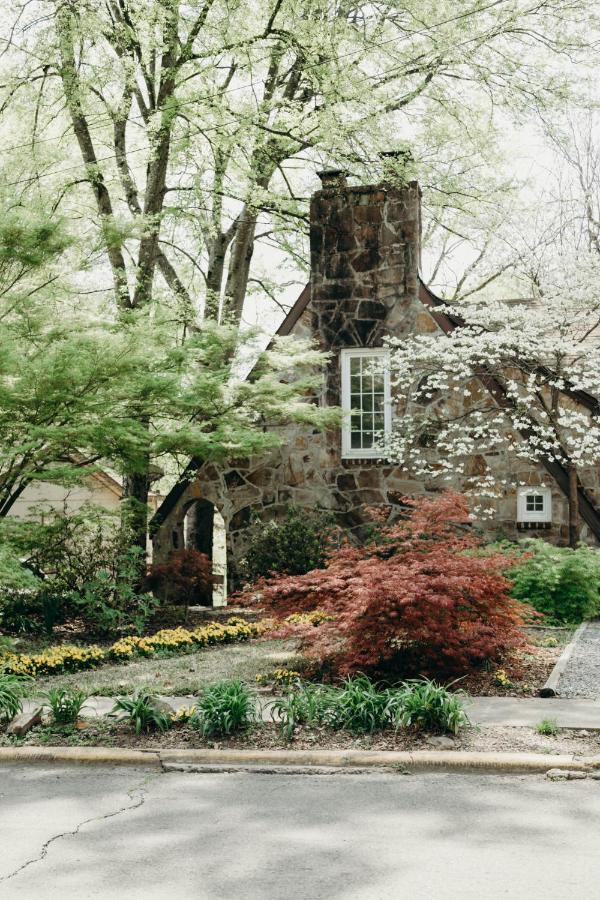 The Woodlawn Tudor 핫스프링스 외부 사진